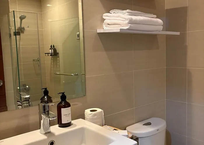 Elegant Bgc 1br Staycation One Uptown