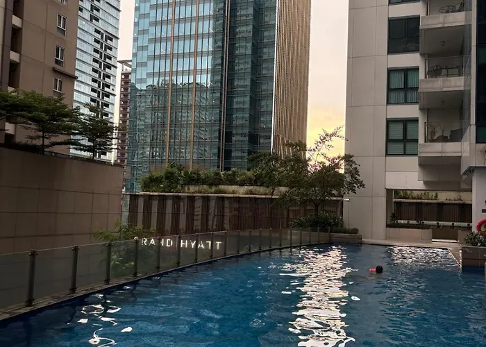 Apartment Elegant Bgc 1br Staycation One Uptown *